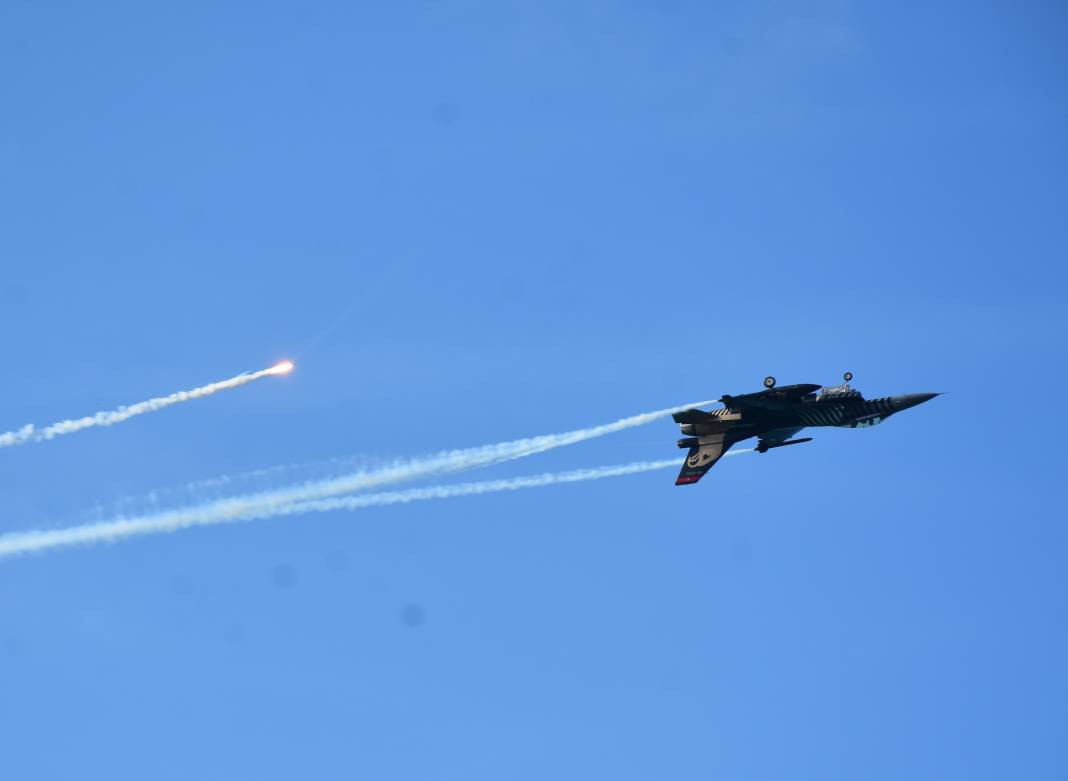 SOLOTÜRK Giresun'da nefesleri kesti - Resim: 4
